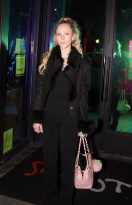 juno-temple-leaving-concert-at-the-troubadour-in-west-hollywood-02-03-2022-2.jpg
